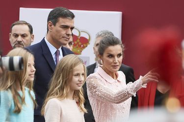 Les princesses Sofia et Leonor avec la reine Letizia d&#039;Espagne à Madrid, le 12 octobre 2019