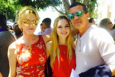 Melanie Griffith et Antonio Banderas entourés de leur fille Stella, 18 ans.