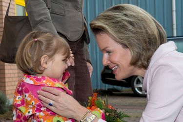 La reine des Belges en photos - Mathilde visite le centre "La Braise"