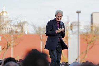 Bill Clinton, l’ancien président américain, empoche en moyenne 300.000 euros par intervention 