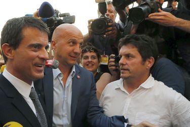 Manuel Valls arrive au congrès du PS. 