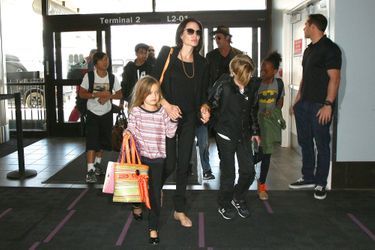 La famille Jolie-Pitt à l&#039;aéroport de Los Angeles le 6 juin 2015.