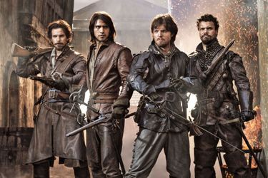 Santiago Cabrera, Luke Pasqualino, Tom Burke et Howard Charle sont les héros de "The Musketeers". 