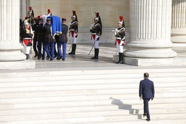 François Hollande gravit les marches du Panthéon, mercredi dernier.