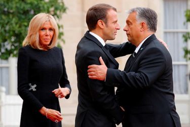 Brigitte et Emmanuel Macron accueillent le Premier ministre hongrois Viktor Orban à l&#039;Elysée, le 30 septembre 2019.