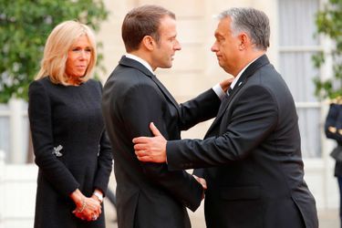 Brigitte et Emmanuel Macron accueillent le Premier ministre hongrois Viktor Orban à l&#039;Elysée, le 30 septembre 2019.