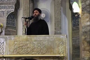  Une image extraite d'une vidéo de juillet 2014, sur laquelle apparaît Abou Bakr Al-Baghdadi. 
