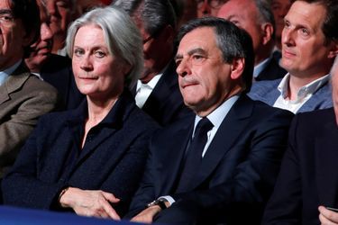 Penelope et François Fillon, dimanche au meeting de la Porte de Versailles. 