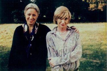 Le 4 juillet 1990, Françoise fait les honneurs de sa maison du Breuil à Ingrid. Photo prise par l’indispensable « gouvernante », Mme Lebreton.