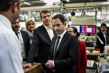 Benoît Hamon et Arnaud Montebourg vendredi à l&#039;entreprise BSE Électronic du Creusot en Saône-et-Loire. 