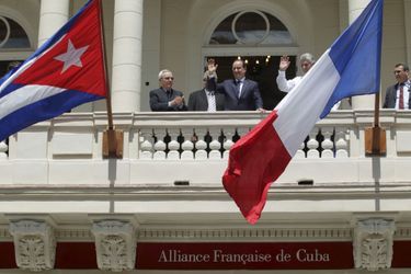 François Hollande inaugurant l'Alliance française à la Havane. 