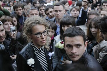 Ksenia Sobchak et Ilya Yashin lors d'une manifestation à Moscou, en mai 2012.
