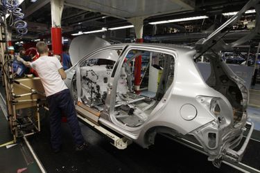 Dans l'usine Toyota d'Onnaing, dans le Nord, en 2012. Le constructeur japonais a continué d'y investir cette année, grâce au succès de la Yaris.