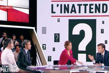 François Rufin et Emmanuel Macron sur le plateau de L&#039;Emission politique de France 2.