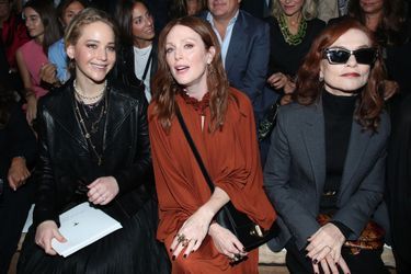 Jennifer Lawrence, Julianne Moore et Isabelle Huppert à la présentation des collections femme printemps-été 2020 de la maison Dior à Paris le 24 septembre 2019