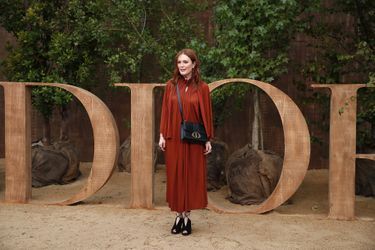 Julianne Moore à la présentation des collections femme printemps-été 2020 de la maison Dior à Paris le 24 septembre 2019