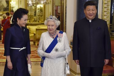 La reine Elizabeth II avec le président chinois Xi Jinping et sa femme à Buckingham Palace, le 20 octobre 2015