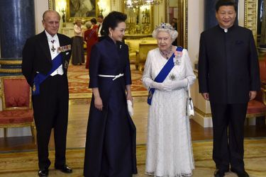 La reine Elizabeth II et le prince Philip avec le président chinois Xi Jinping et sa femme à Buckingham Palace, le 20 octobre 2015