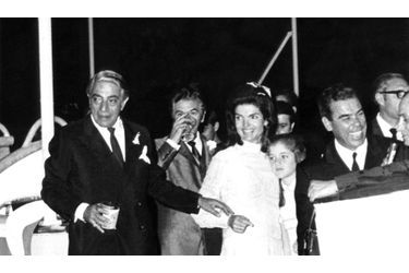 Sur le yatch “Christina”, juste après leur mariage en 1968