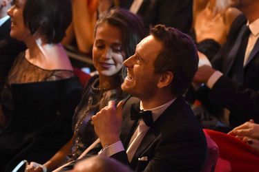 Alicia Vikander et Michael Fassbender lors de la soirée des BAFTA 2016.