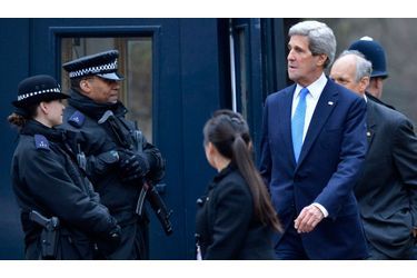John Kerry, sous bonne garde