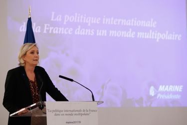 Marine Le Pen, jeudi lors d&#039;une conférence à  Paris, France.