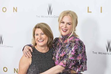 Sue Brierley avec l'actrice qui l'incarne dans "Lion", Nicole Kidman