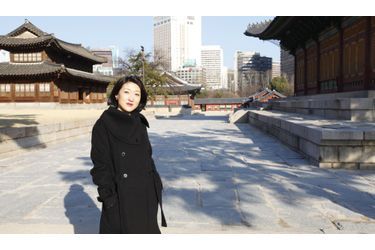 La ministre, lundi 25 mars, dans l&#039;ancien palais Deoksu, dans le centre de Séoul.