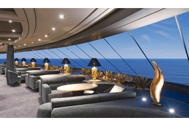 Le Top Sail est le salon panoramique destiné aux clients du Yacht Club.