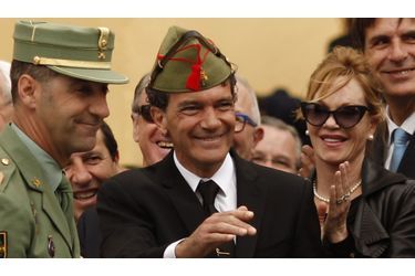 Antonio Banderas a reçu la légion d’honneur espagnole jeudi, devant sa femme Melani Griggith, à Malaga. 