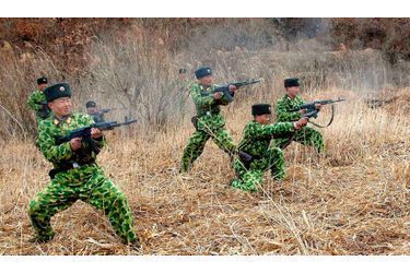 Des soldats nord-coréens s’exercent lors d’un entraînement dans un lieu tenu secret.