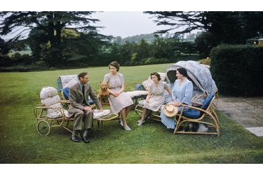La famille royale au Pavillon royal de Windsor, 1946