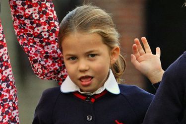 La princesse Charlotte fait sa rentrée scolaire. 