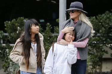 Laeticia Hallyday avec ses filles Jade et Joy à Los Angeles le 3 février 2019