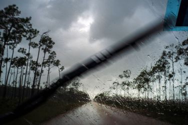 Pluies précédant l&#039;arrivée de l&#039;ouragan Dorian à Freeport, aux Bahamas, dimanche.