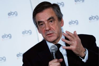 François Fillon se défend sur le «Penelope Gate» lors d&#039;un débat organisé par EBG (Electronic Business Group), le 31 janvier 2017 à Paris.