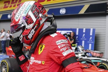 Charles Leclerc a remporté le Grand Prix de Belgique dimanche. Il a rendu hommage à son ami Anthoine Hubert, mort la veille sur le même circuit dans un accident de Formule 2. 
