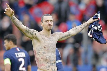 Zlatan Ibrahimovic a exhibé hier au Parc des Princes ses tatouages en soutien à &quot;Programme Alimentaire Mondial&quot;