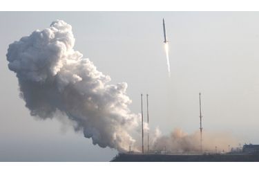 La fusée KSLV-1, pour Korea Space Launch Vehicle-1, a permis mercredi à la Corée du Sud d'envoyer un satellite dans l'espace pour la première fois de son histoire. Le lancement, qui place Séoul dans le club fermé des nations dotées de capacités spatiales, intervient dans un contexte tendu, alors que la Corée du Nord voisine développe son propre programme.