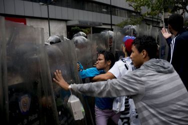 Le Venezuela au bord de la crise de nerfs - Crise et pénurie
