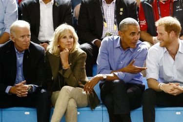Barack Obama et le prince Harry aux Invictus Games à Toronto vendredi. Ils sont accompagnés de Joe Biden et son épouse Jill Biden. 