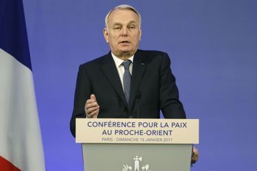 Le chef de la diplomatie française Jean-Marc Ayrault à l'ouverture de la conférence internationale à Paris sur le conflit israélo-palestinien.