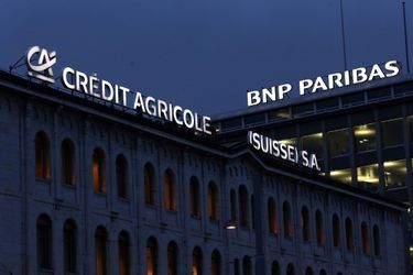 Les locaux de Crédit Agricole et BNP Paribas en Suisse. Les banques françaises sont au coeur du réquisitoire du "Livre noir des banques".