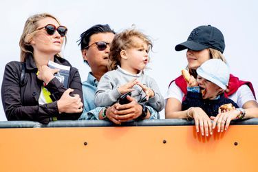 La princesse Sofia de Suède et ses fils les princes Alexander et Gabriel sur le circuit suédois de Gellerasen, le 18 août 2019