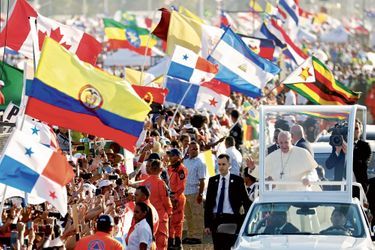 Le pape François à Panama City, dimanche.