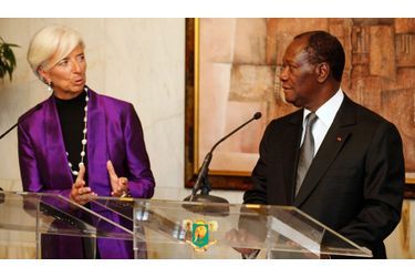 Christine Lagarde, directrice du FMI, a tenu une conférence de presse avec le président ivoirien Alassane Ouattara, à Abidjan.