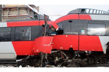 Deux trains se sont percutés en gare de Vienne, en Autriche. On dénombre 25 blessés.