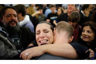 Les partisans du parti centriste de Yair Lapid (le Yesh Atid) font la fête après les sondages sortie des urnes qui annoncent une percée de leur parti, malgré l'avance du Premier ministre Benjamin Netanyahou (Likoud). 