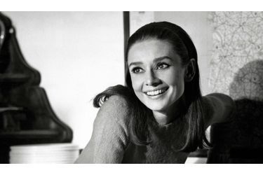 Cela fera bientôt 20 ans qu&#039;Audrey Hepburn est décédée. A cette occasion, retour en quelques images sur la carrière de l&#039;une des plus grandes actrices qu&#039;Hollywood ait connu. Photo prise en 1967 sur le tournage de «Voyage à deux».