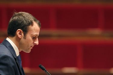  Emmanuel Macron a révélé avoir reçu "des menaces de mort de certains officiers publics ministériels" et avoir porté plainte.